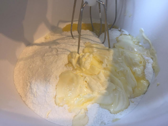 Творожное печенье с апельсиновым джемом