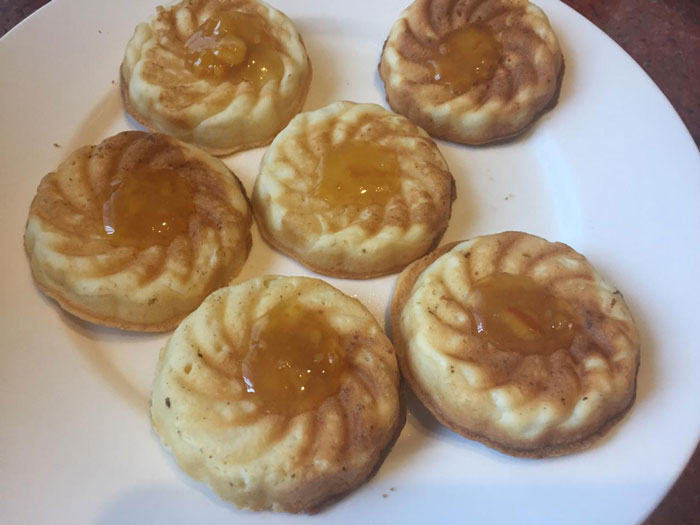 Творожное печенье с апельсиновым джемом