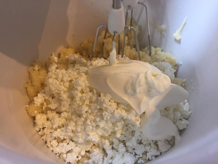 Творожное печенье с апельсиновым джемом