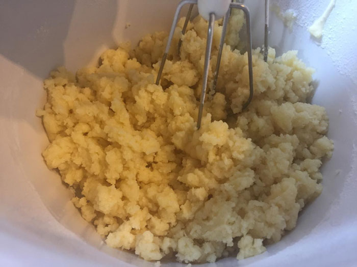 Творожное печенье с апельсиновым джемом