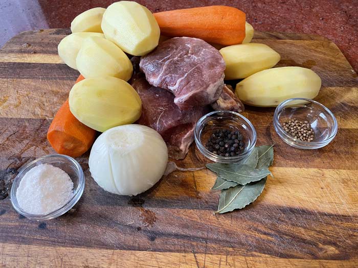 мясо тушеное с картошкой