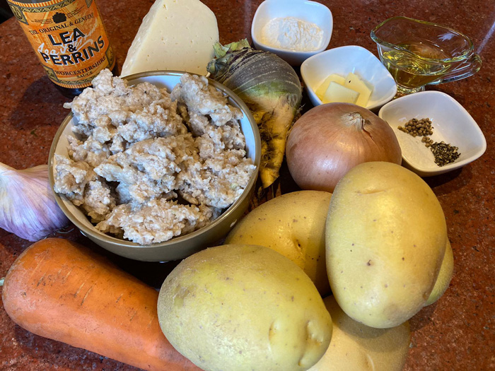 Запеканка с мясом и брюквой.